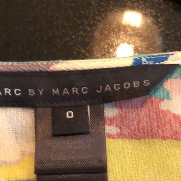 Marc by Marc Jacobs Short Sleeve Peplum Cut Multi Color 100% Silk Blouse - Picture 5 of 6